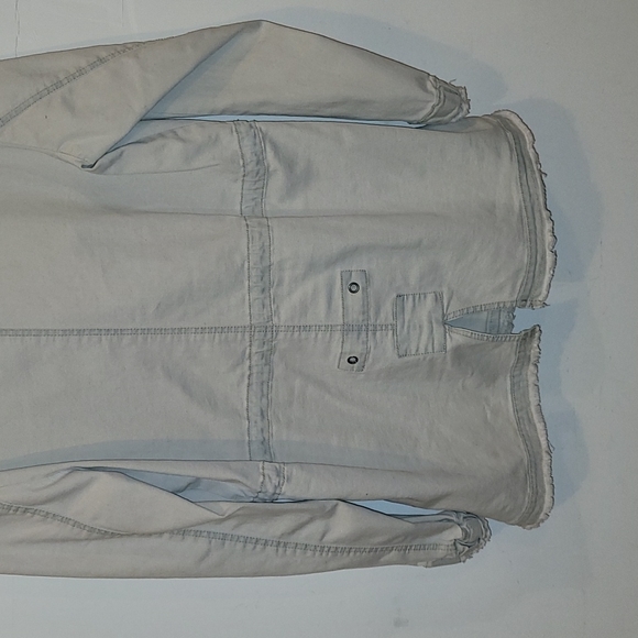🤍SPRING,Womens beautiful light colored denim fall jacket sz LG. LA Coalition.💙 - Picture 12 of 13